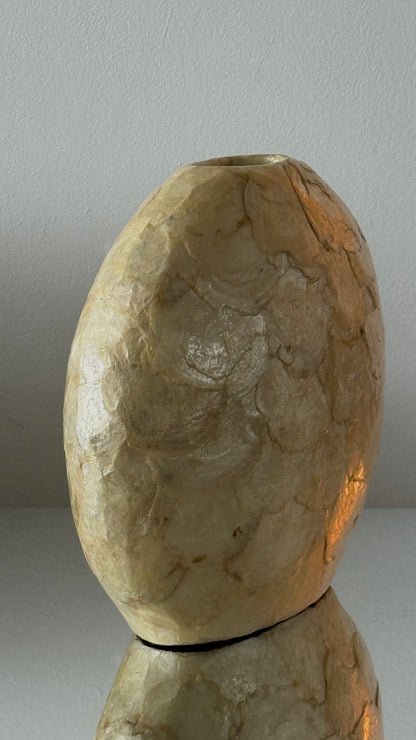 CAPIZ VASE