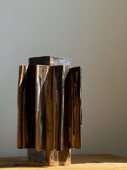 BRUTALIST VASE