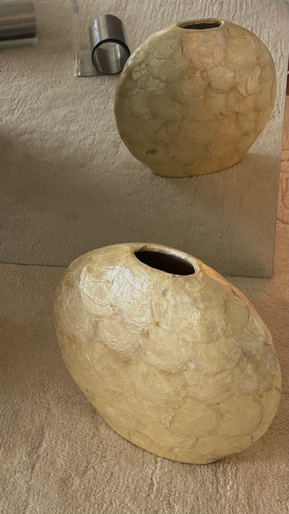 CAPIZ VASE