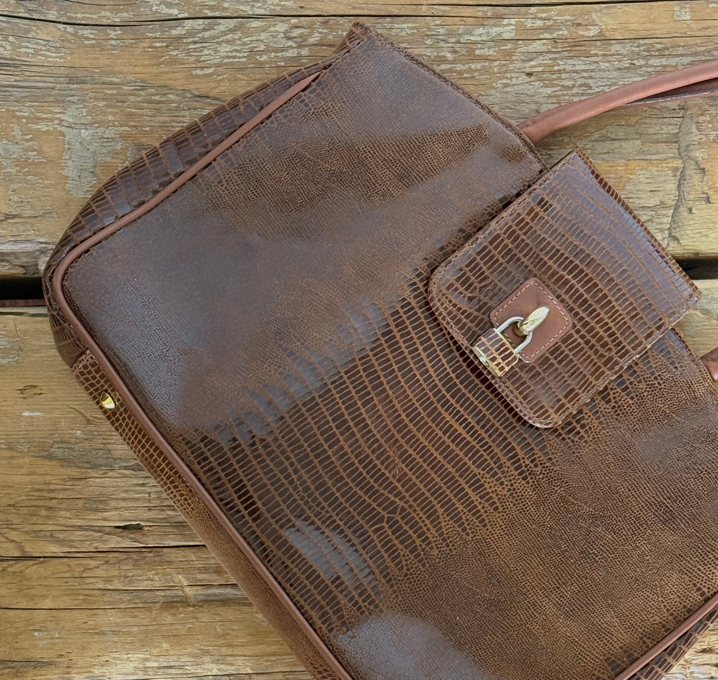 VINTAGE CANADIAN LEATHER PURSE