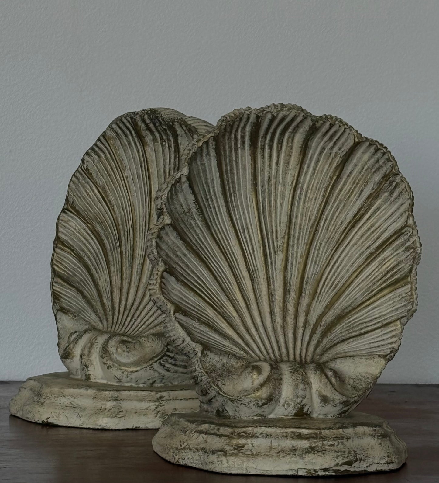 SHELL Plaster Bookends