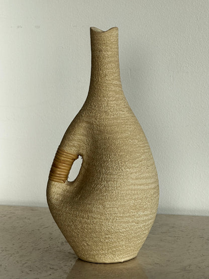 VINTAGE DECORATIVE CARAFE
